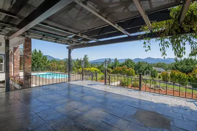 575 Country Aire Drive, Grants Pass, OR 97526 - Photo 15