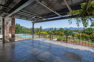 575 Country Aire Dr, Grants Pass, OR 97526 - Photo 15