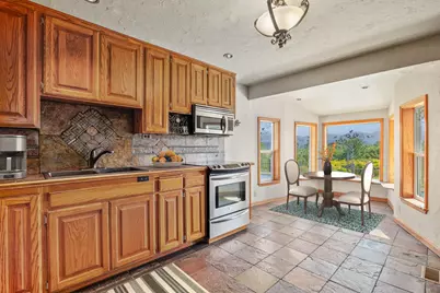 575 Country Aire Drive, Grants Pass, OR 97526 - Photo 7