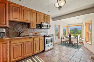 575 Country Aire Dr, Grants Pass, OR 97526 - Photo 7