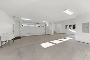 3231 NW Strickland Wy, Bend, OR 97703 - Photo 45