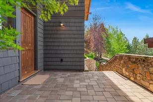 3282 NW Starview Dr, Bend, OR 97703 - Photo 3