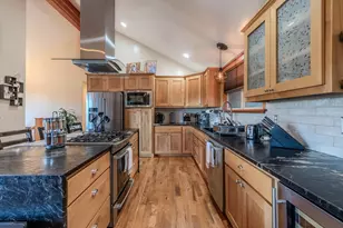 6645 Pioneer Rd, Medford, OR 97501 - Photo 7