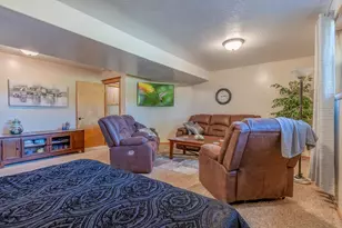 6645 Pioneer Rd, Medford, OR 97501 - Photo 31