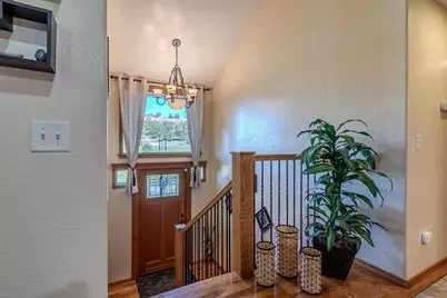 6645 Pioneer Road, Medford, OR 97501 - Photo 27