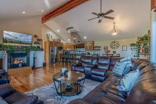 6645 Pioneer Rd, Medford, OR 97501 - Photo 15