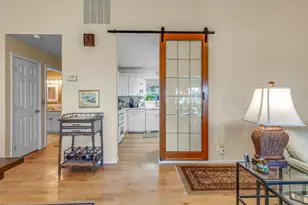 535 Scenic Dr, Jacksonville, OR 97530 - Photo 19