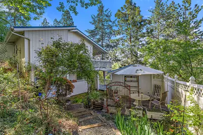 535 Scenic Drive, Jacksonville, OR 97530 - Photo 9