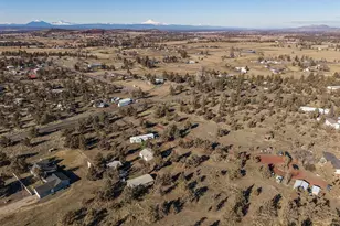 3240 NE 21st Dr, Redmond, OR 97756 - Photo 9
