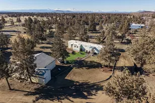 3240 NE 21st Dr, Redmond, OR 97756 - Photo 3