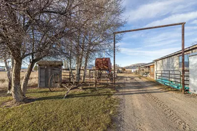 11251 Crystal Springs Road, Klamath Falls, OR 97603 - Photo 51