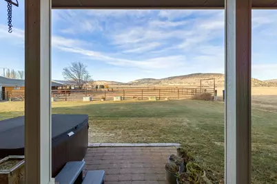 11251 Crystal Springs Road, Klamath Falls, OR 97603 - Photo 33