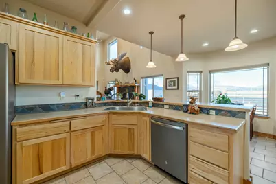 11251 Crystal Springs Road, Klamath Falls, OR 97603 - Photo 9