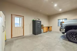 11251 Crystal Springs Rd, Klamath Falls, OR 97603 - Photo 51