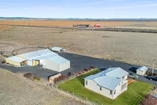 88265 Fairview Ln, Christmas Valley, OR 97641 - Photo 9