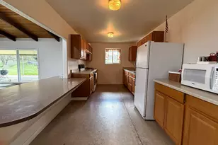 8401 Old Stage Rd, Central Point, OR 97502 - Photo 49