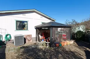 8401 Old Stage Rd, Central Point, OR 97502 - Photo 9