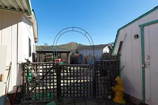 8401 Old Stage Rd, Central Point, OR 97502 - Photo 7