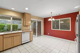 703 Summerwood Dr, Medford, OR 97504 - Photo 15