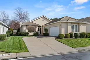 703 Summerwood Dr, Medford, OR 97504 - Photo 1