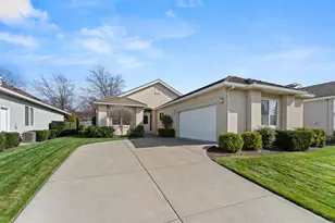 703 Summerwood Dr, Medford, OR 97504 - Photo 37