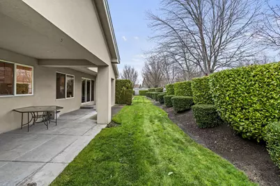 703 Summerwood Drive, Medford, OR 97504 - Photo 33