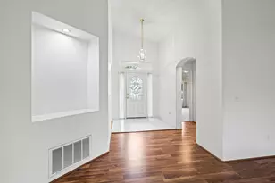 703 Summerwood Dr, Medford, OR 97504 - Photo 5