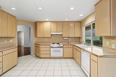 703 Summerwood Drive, Medford, OR 97504 - Photo 11