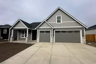 107 Butte Spgs Trl, Eagle Point, OR 97524 - Photo 1