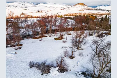 141 Majestic Lane, Ashland, OR 97520 - Photo 17