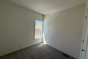 946 SE 10th St, Madras, OR 97741 - Photo 9