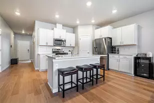 1928 Hannah Ln, Medford, OR 97504 - Photo 7