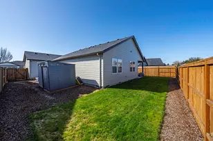 1928 Hannah Ln, Medford, OR 97504 - Photo 25