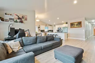 1641 NE 3rd Ct, Redmond, OR 97756 - Photo 13