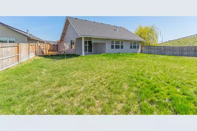 1641 NE 3rd Court, Redmond, OR 97756 - Photo 25