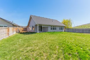 1641 NE 3rd Ct, Redmond, OR 97756 - Photo 25