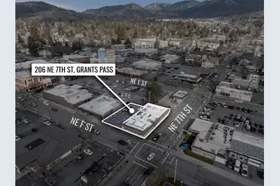 206 NE 7th Street, Grants Pass, OR 97526 - Photo 3