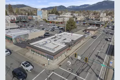 206 NE 7th Street, Grants Pass, OR 97526 - Photo 31