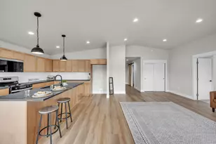 51779 Morning Pne Dr, La Pine, OR 97739 - Photo 5