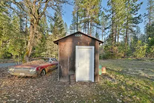 7310 W Evans Creek Rd, Rogue River, OR 97537 - Photo 9