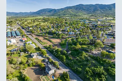 30 Knoll Crest Drive, Ashland, OR 97520 - Photo 23