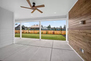 1317 River Run St, Central Point, OR 97502 - Photo 7