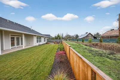 1317 River Run Street, Central Point, OR 97502 - Photo 9