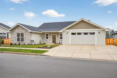 1317 River Run Street, Central Point, OR 97502 - Photo 3