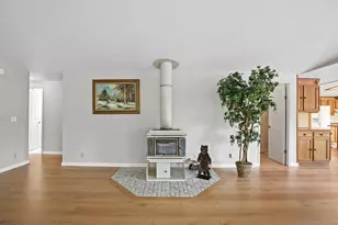 84 Meadow Ln, Shady Cove, OR 97539 - Photo 11