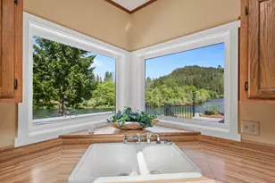 84 Meadow Ln, Shady Cove, OR 97539 - Photo 7