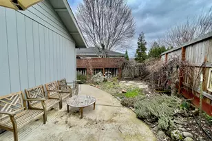 109 Shoemaker Way, Grants Pass, OR 97527 - Photo 11