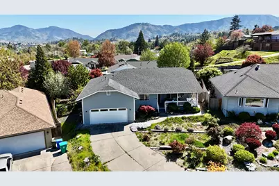 109 Shoemaker Way, Grants Pass, OR 97527 - Photo 1