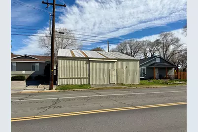 39 NE 7th Street, Madras, OR 97741 - Photo 3
