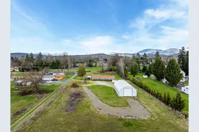 [Address not provided], Grants Pass, OR 97527 - Photo 3